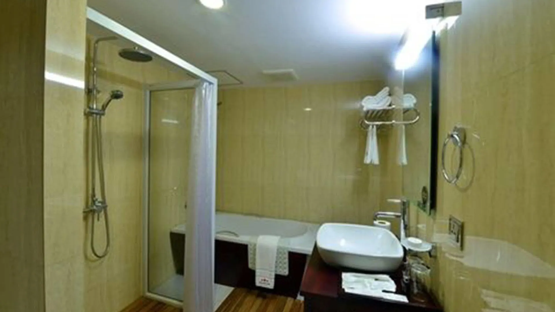 Cherry Hills Hotel Yangon Aparthotel