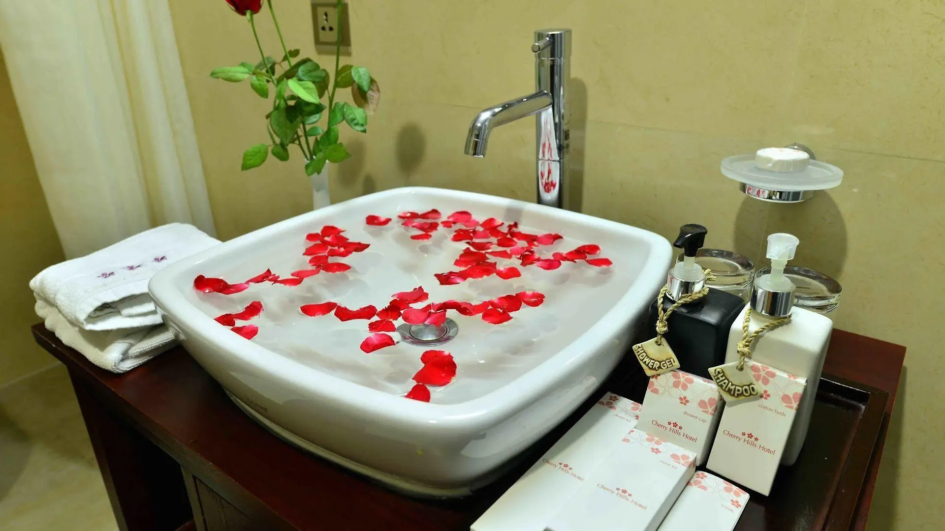 Cherry Hills Hotel Yangon 3*,